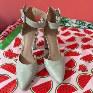 MICHAEL Shannon heels